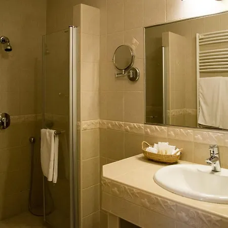 Villa Apartman شقة Balatonszárszó