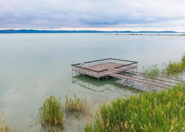 Villa Apartman 公寓 Balatonszárszó
